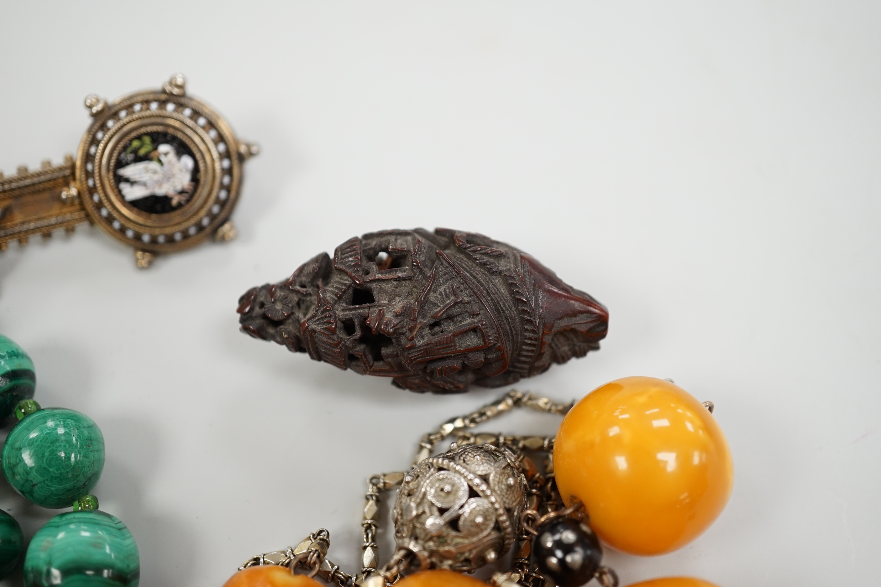 Assorted jewellery including a white metal and micro mosaic brooch, malachite necklace, 9ct and gem set bar brooch and ring, amber and white metal necklace etc.